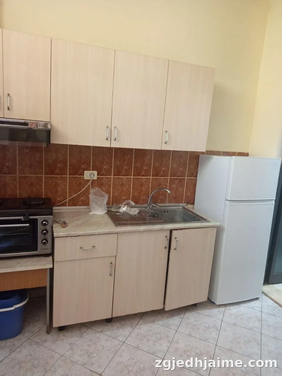 APARTAMENT 1+1 28,000 LEKE RRUGA 5 MAJ — foto 3