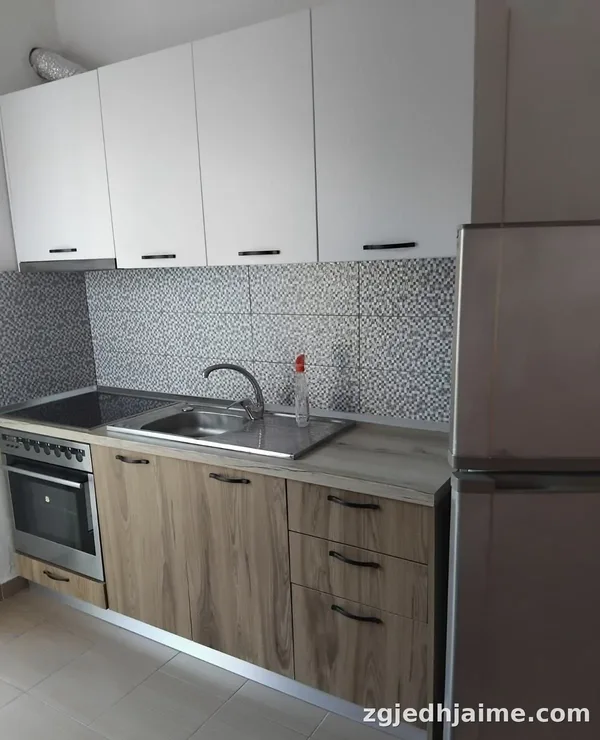 APARTAMENT 1+1. 30000 LEKE.BULEVARDI I RI,STACIONI I TRENIT