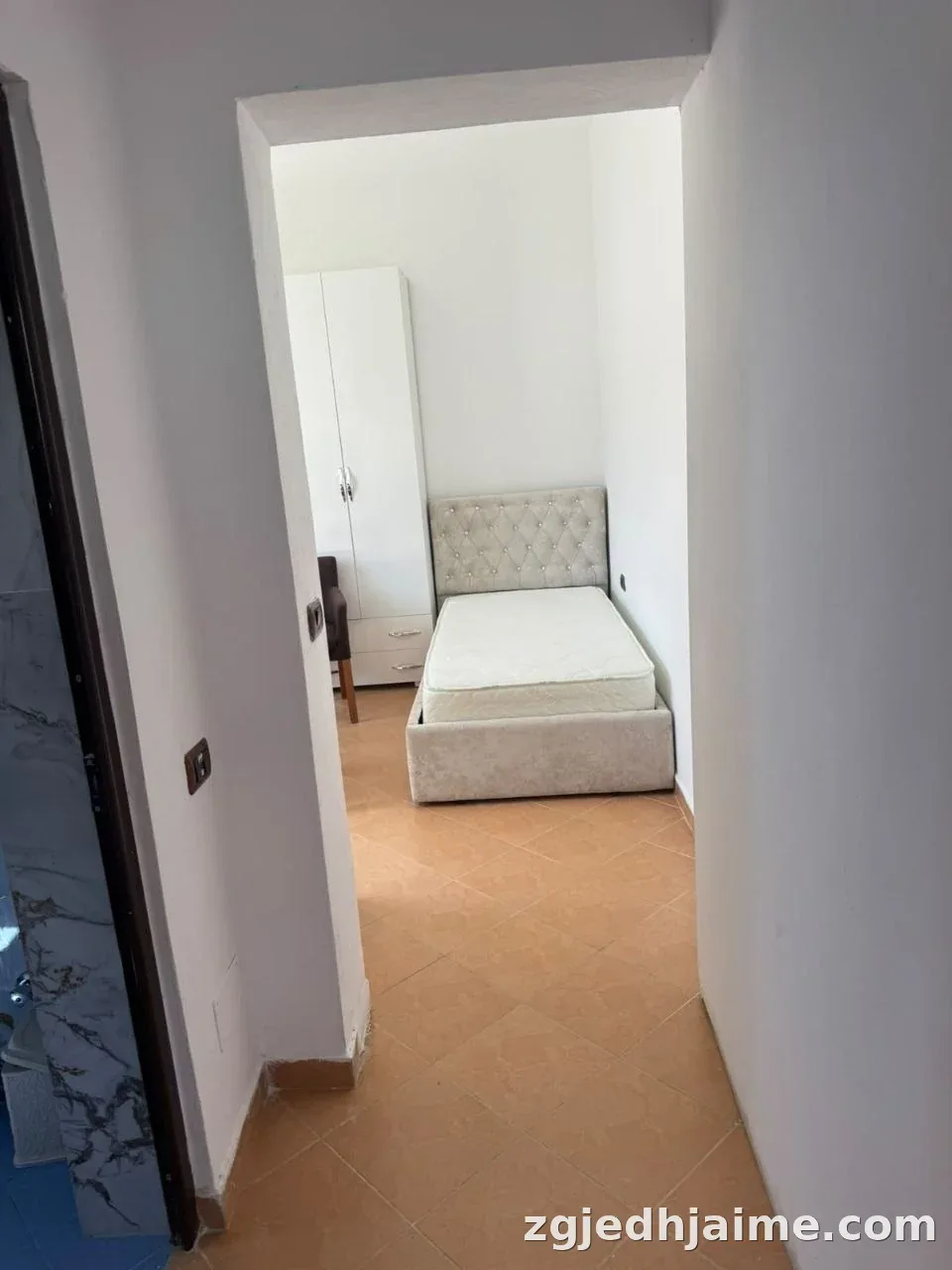 GARSONIERE 30,000 LEKE RRUGA E ELBASANIT — foto 3