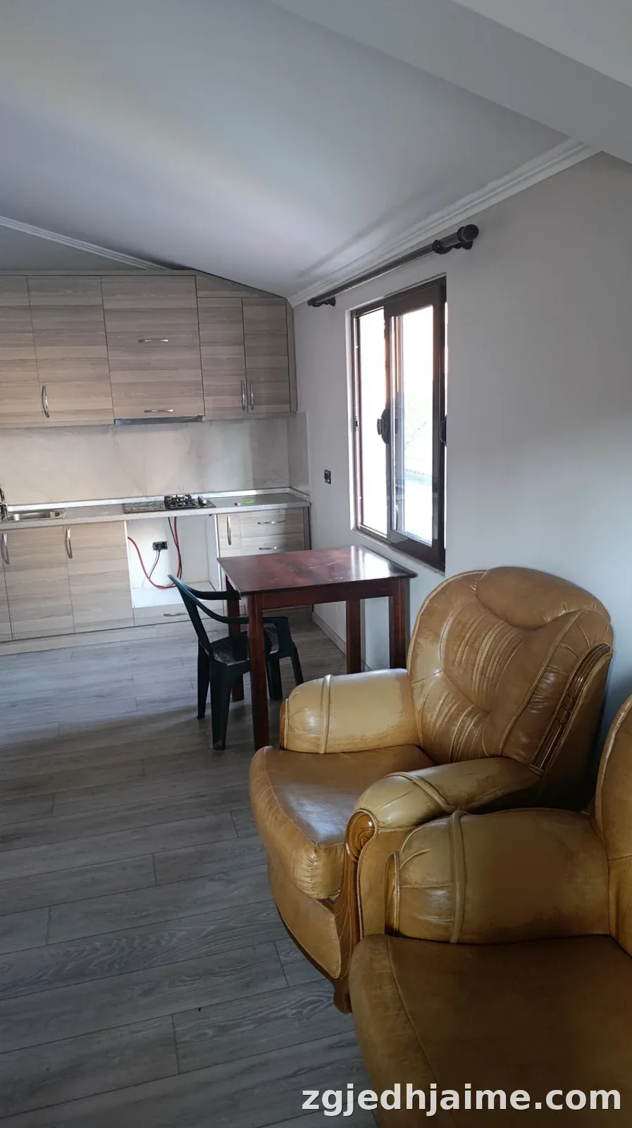 APARTAMENT 1+1. 40000 LEKE.RRUGA 5 MAJI — foto 2