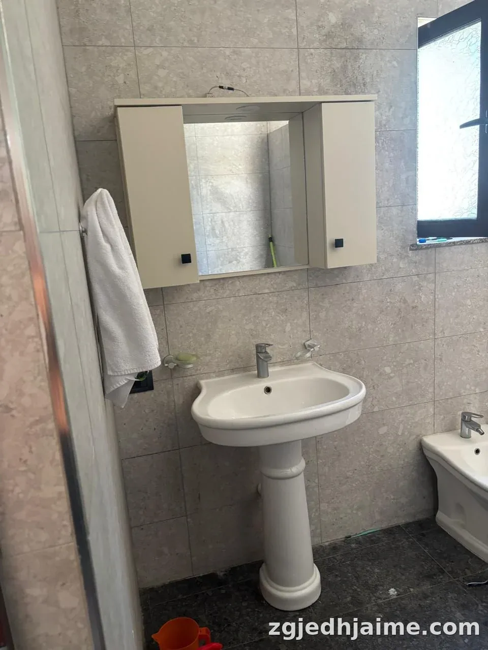 APARTAMENT 2+1. 40000 LEKE.QYTET STUDENTI — foto 4