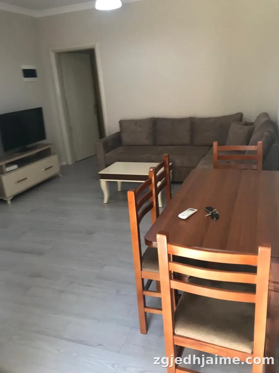 APARTAMENT 1+1. 40000 LEKE.ISH TREGU ELEKTIRK.KOMPLEKSI GRAND — foto 2