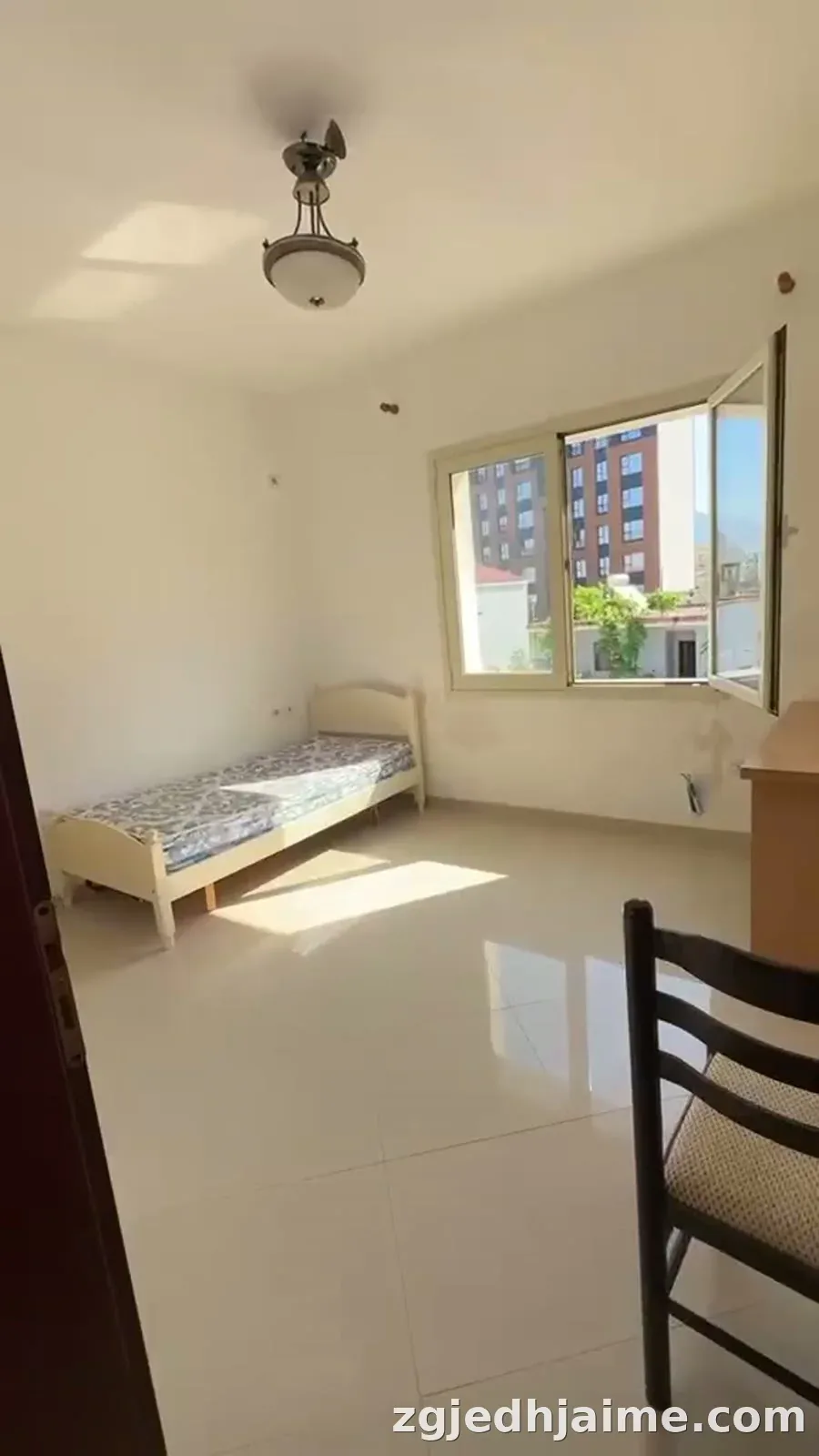 APARTAMENT 3+1 50,000 LEKE RRUGA JORDAN MISJA — foto 2