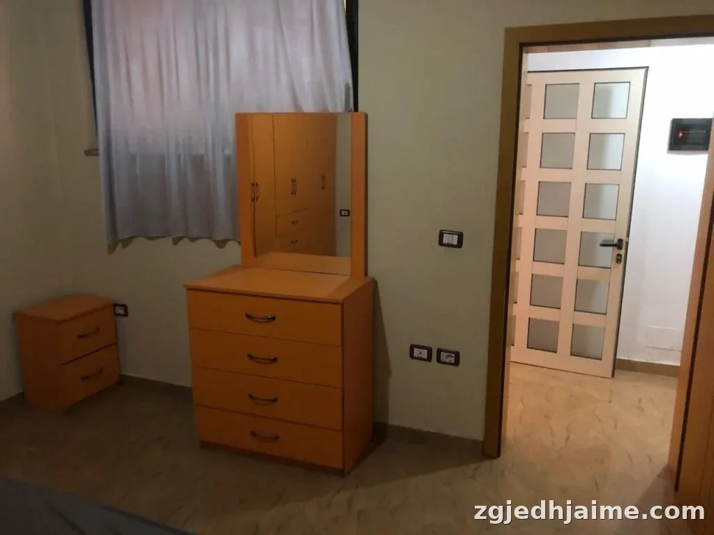 Apartament 1+1. 35000 leke. Shkolla Bajram Curri — foto 4