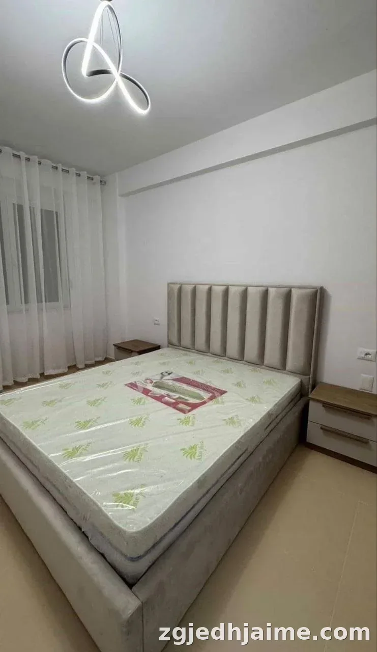 APARTAMENT 2+1 65,000 LEKE ISH PARKU I AUTOBUZAVE — foto 3