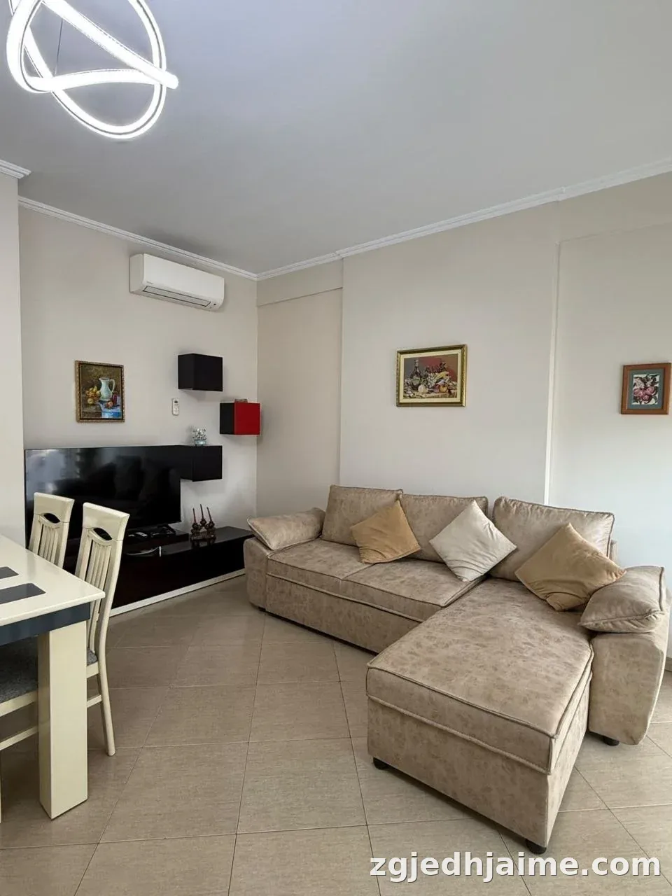 APARTAMENT 1+1 70,000 LEKE RRUGA E KAVAJES — foto 1