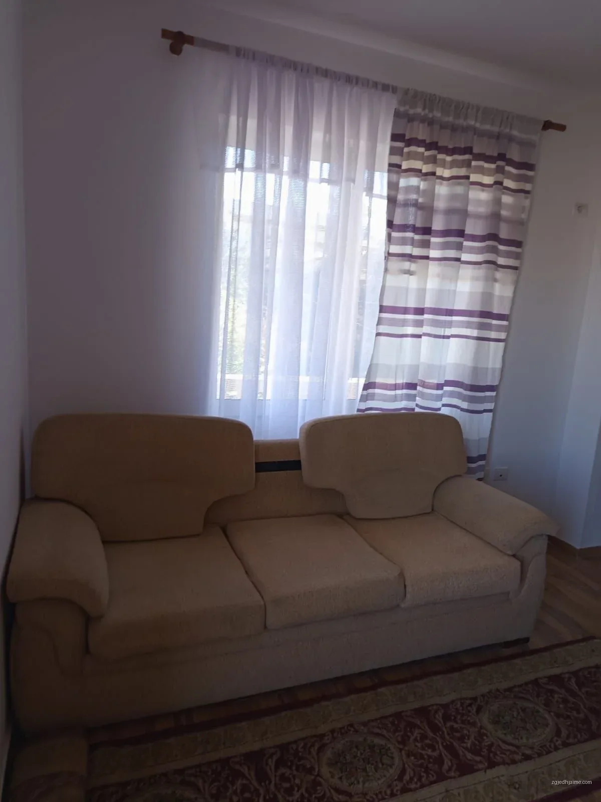APARTAMENT 1+1. 26000 LEKE.ISH TREGU ELEKTRIK. — foto 1