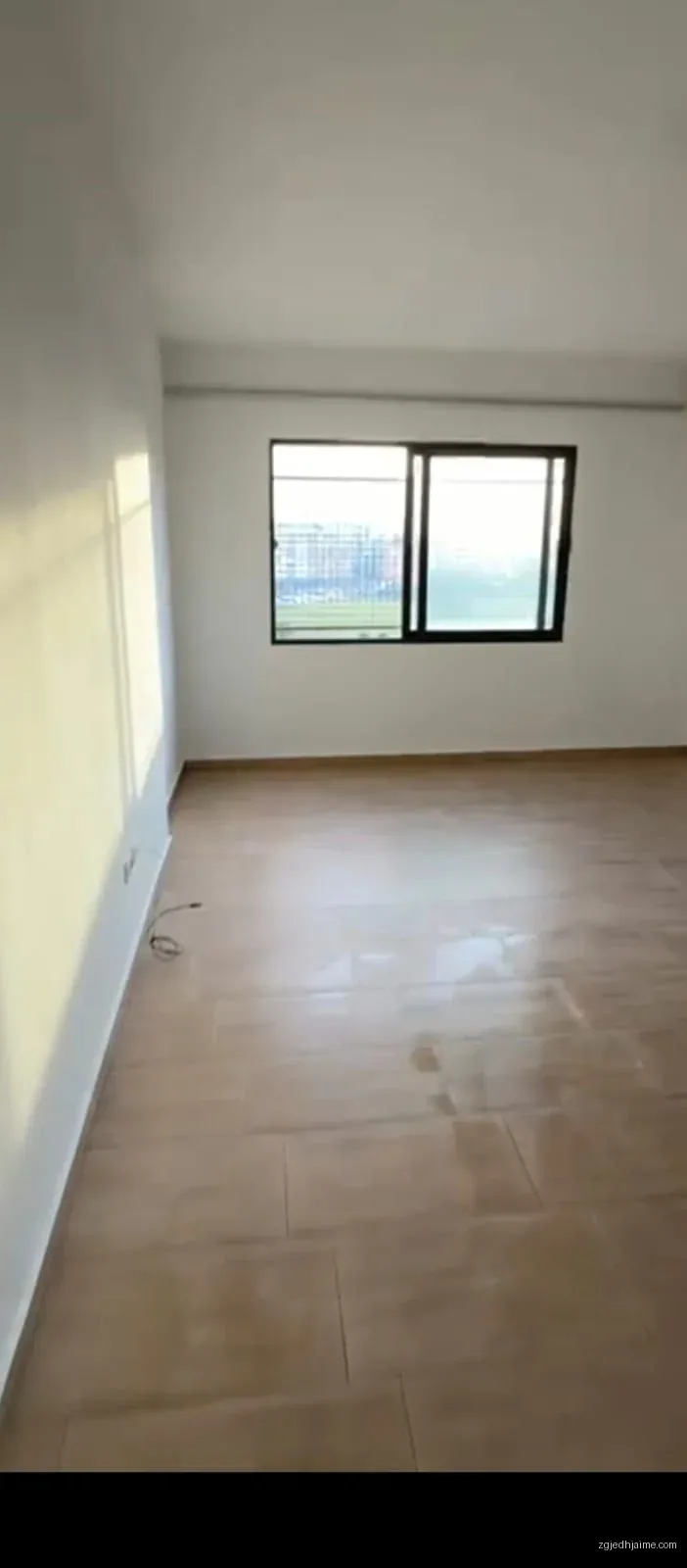 APARTAMENT 1+1. 40000 LEKE.ISH PARKU I AUTOBUZAVE — foto 3