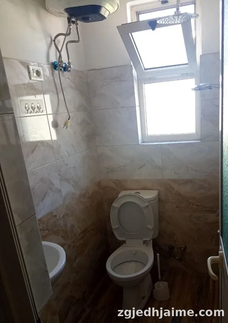GARSONIERE 30,000 LEKE PRANE FAKULTETIT TE GJUHEVE TE HUAJA — foto 4