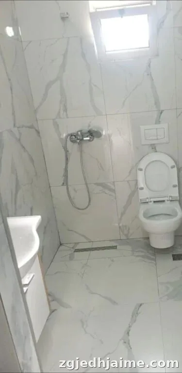 APARTAMENT 1+1. 32000 LEKE.AFER UNIVERSITETIT EUROPIAN TE TIRANES — foto 3