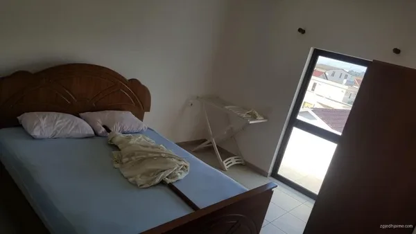 APARTAMENT 1+1. 25000 LEKE,BAR ITS OK.ISH TREGU ELEKTRIK