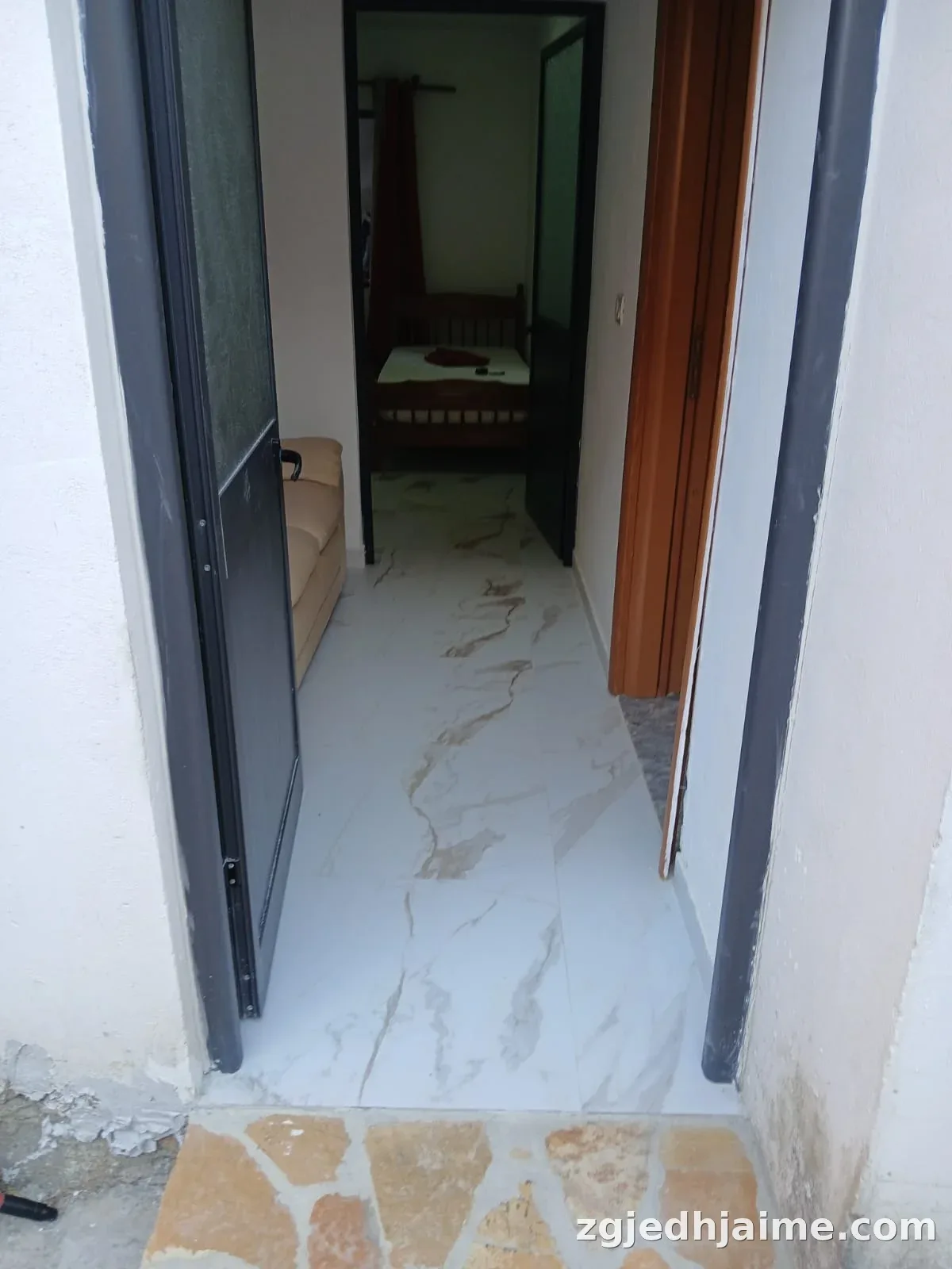 APARTAMENT 2+1 37,000 LEKE RRUGA 5 MAJI — foto 3