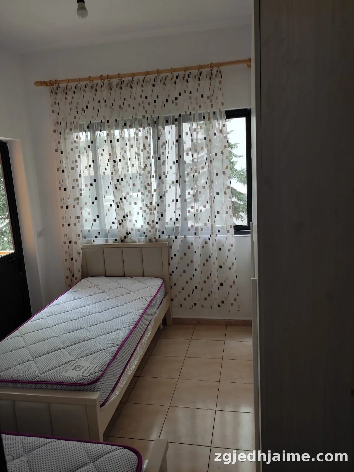 APARTAMENT 1+1. 35000 LEKE.RRUGA 5 MAJI — foto 4