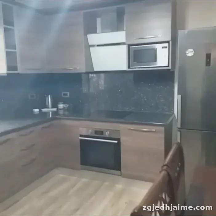 APARTAMENT 1+1. 40000 LEKE. ISH FUSHA E AVIACIONIT — foto 2