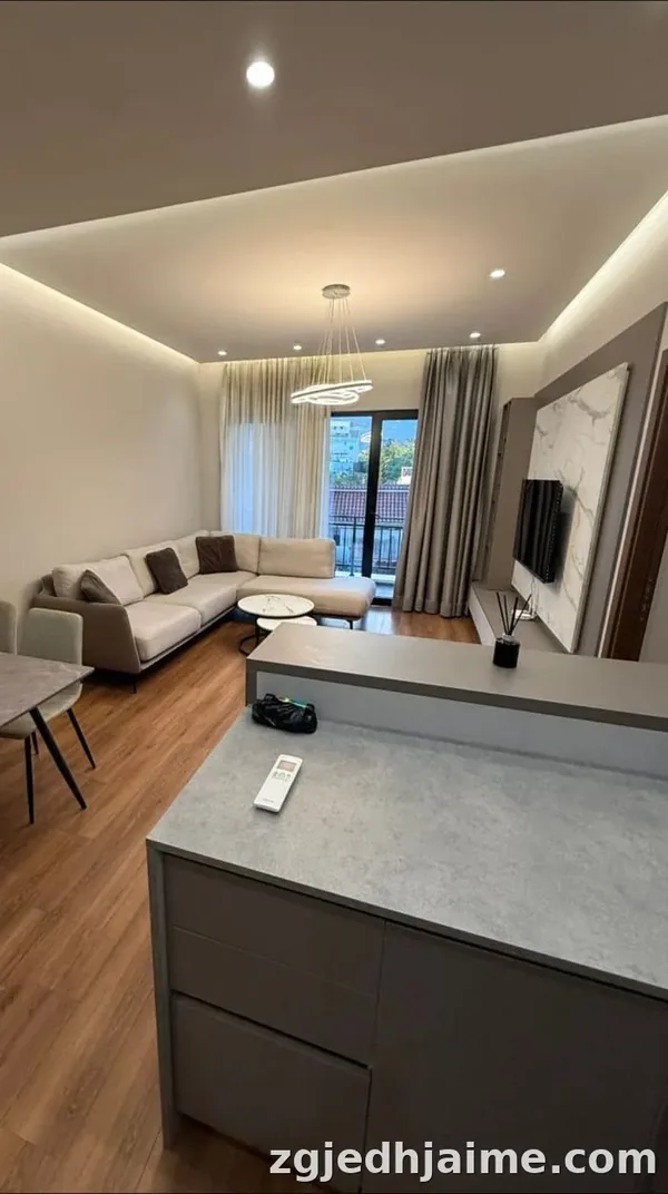 APARTAMENT 2+1+2 TUALETE. 70000 LEKE.FARMACIA 10