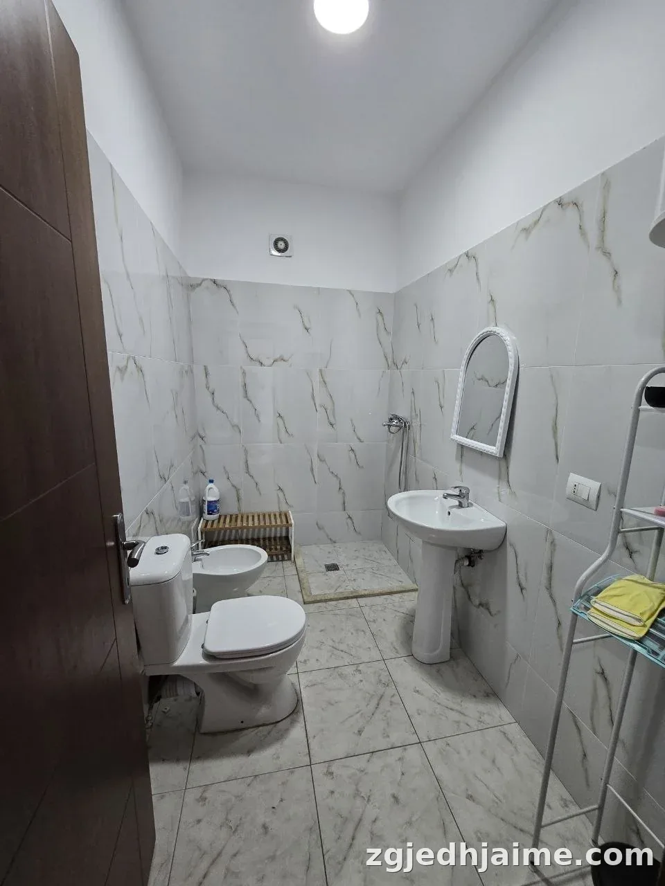 APARTAMENT 3+1 50,000 LEKE RRUGA JORDAN MISJA — foto 7