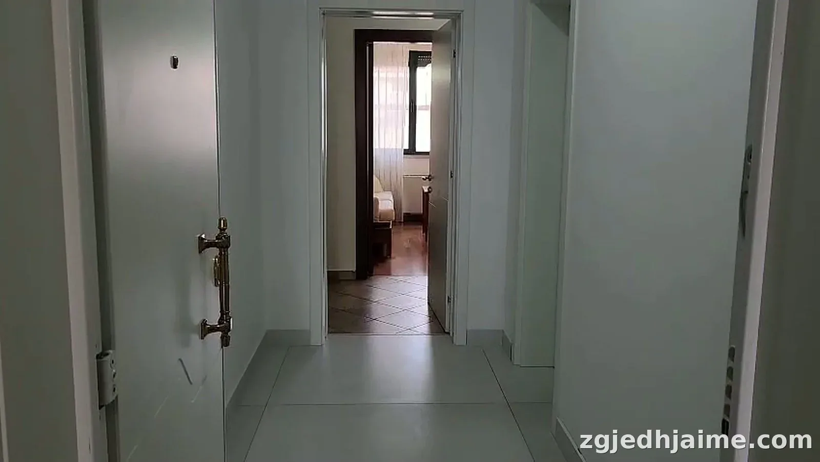 APARTAMENT 2+1 1,500 EURO LIBRI UNIVERSITAR — foto 1