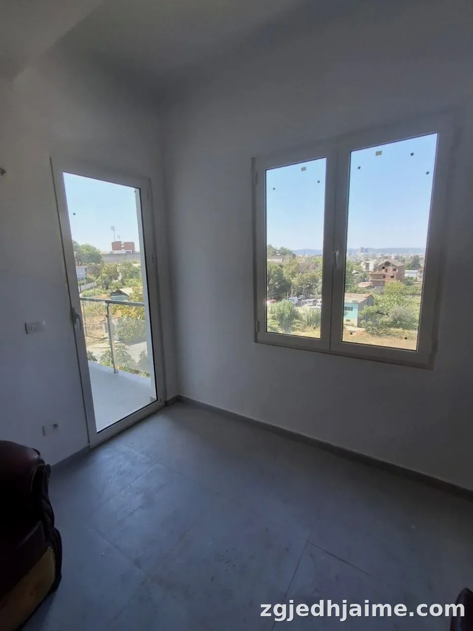 APARTAMENT 1+1 25,000 LEKE TUFINE — foto 3