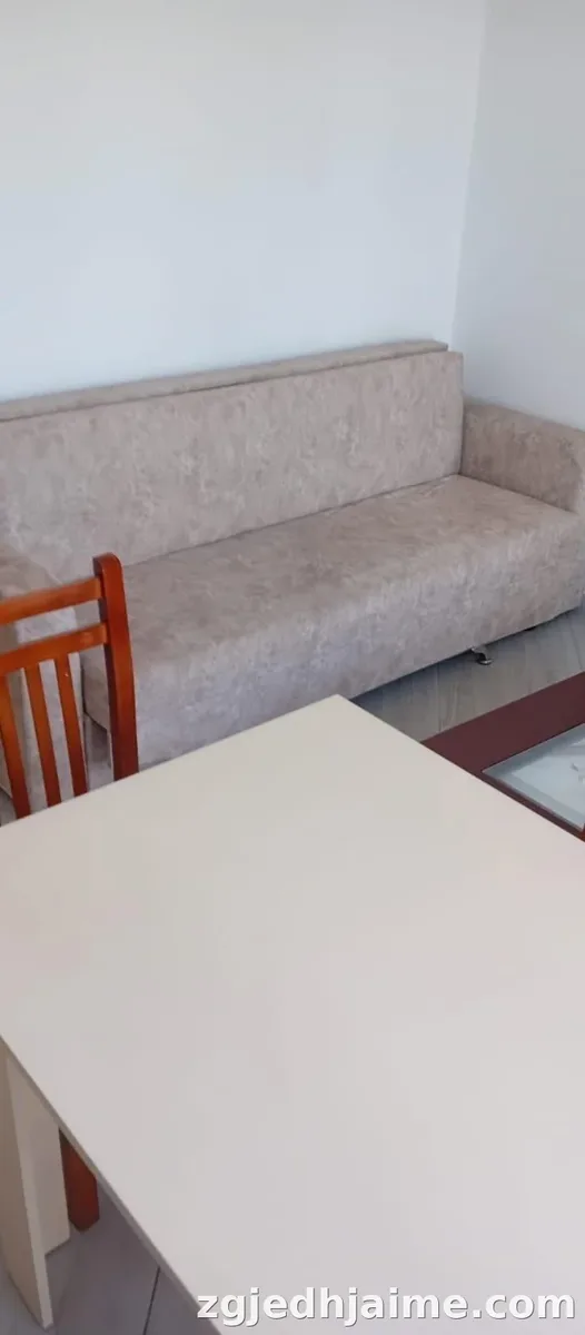 APARTAMENT 1+1. 28000 LEKE.UNIVERSITETI I MJEKSIS