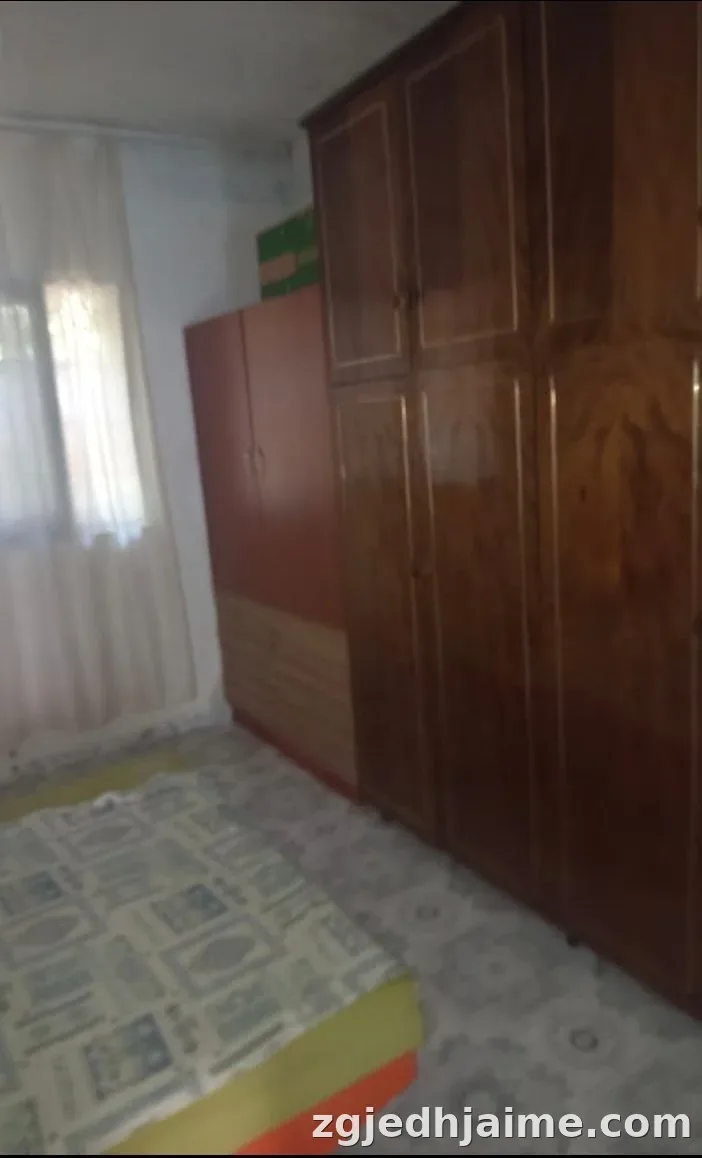 APARTAMENT 1+1. 27000 LEKE.PAS UNIVERSITETIT MESDHETAR,21 DHJETORI — foto 3