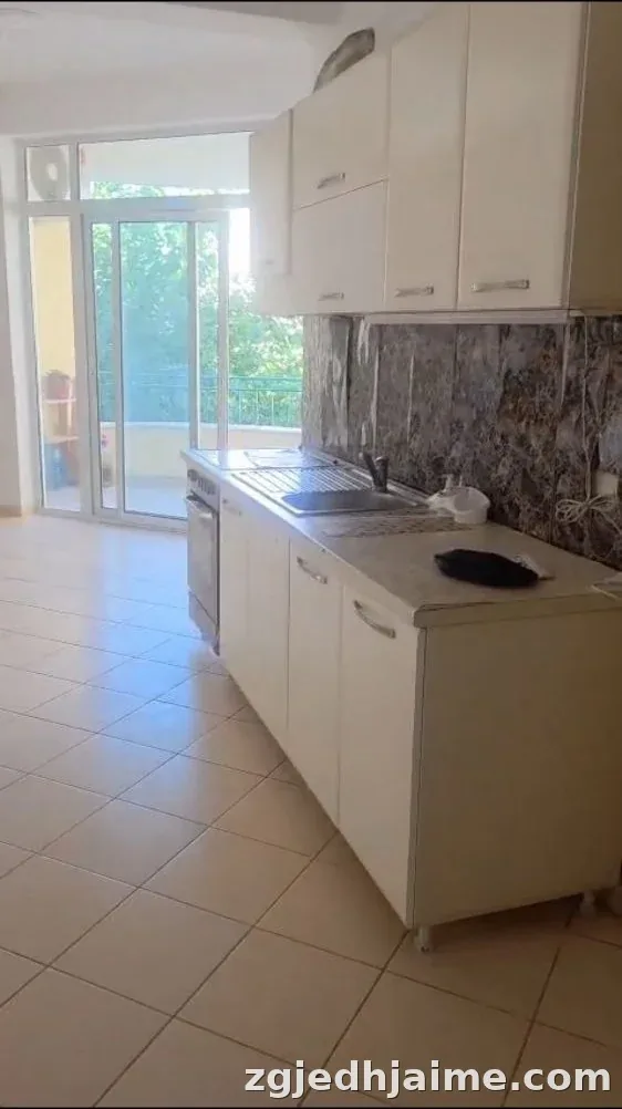APARTAMENT 2+1 30,000 LEKE TREGU ELEKTRIK — foto 1