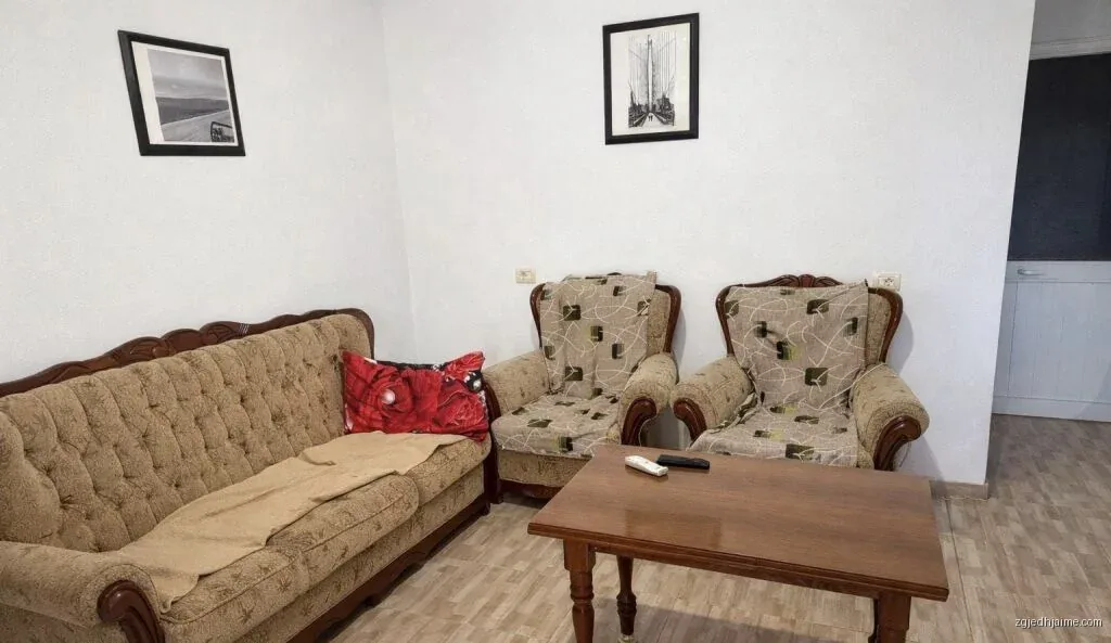 APARTAMENT 1+1. 35000 LEKE.ISH FUSHA E AVIACIONIT — foto 1