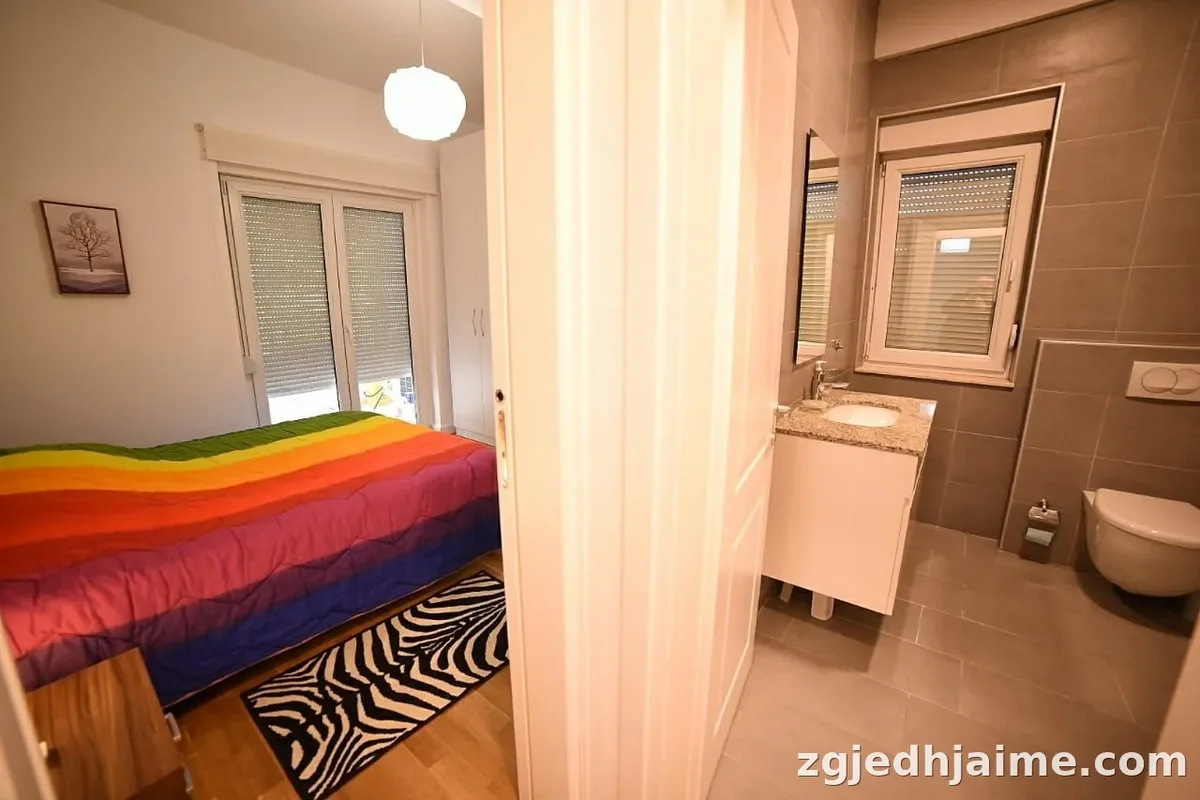 APARTAMENT 2+1. 80000 LEKE.PRANE TEGUT — foto 3