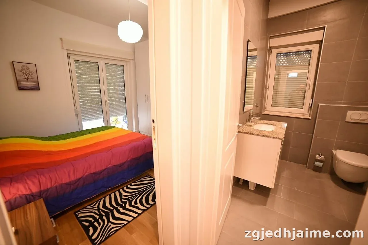 APARTAMENT 2+1. 80000 LEKE.PRANE TEGUT — foto 3