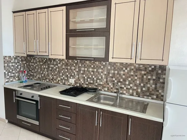 APARTAMENT 2+1. 40000 LEKE.VILAT GJERMANE