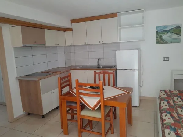 APARTAMENT 1+1. 28000 LEKE.RRUGA 5 MAJI