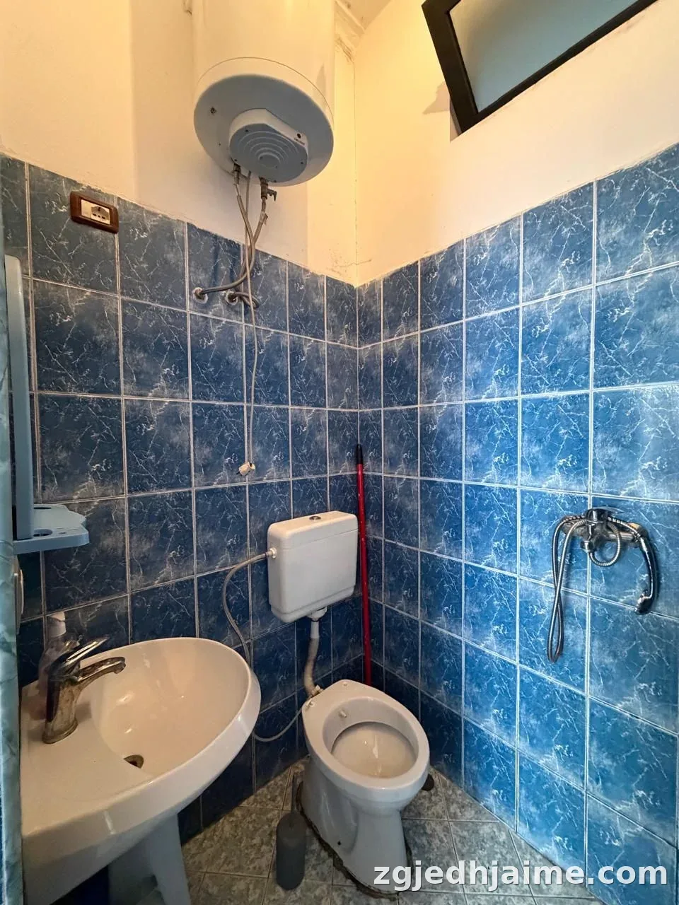 GARSIONERE 18000 LEKE.VILAT GJERMANE — foto 3