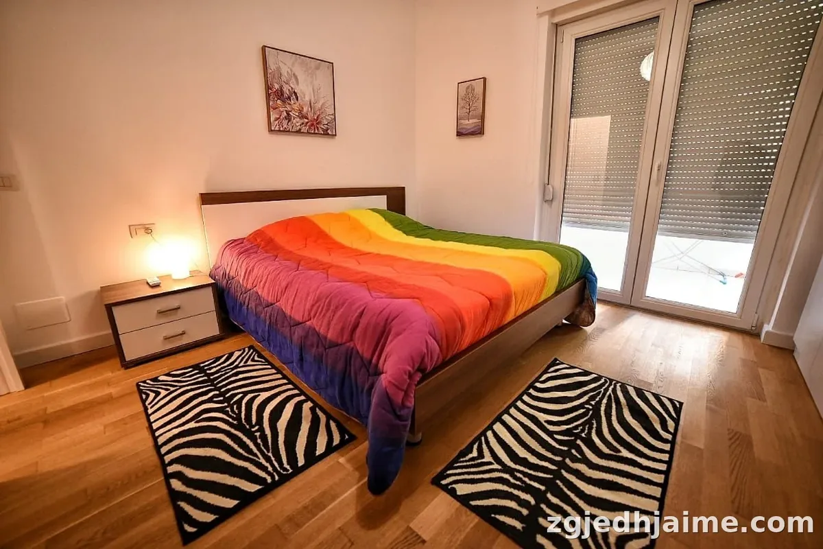 APARTAMENT 2+1. 80000 LEKE.PRANE TEGUT — foto 2