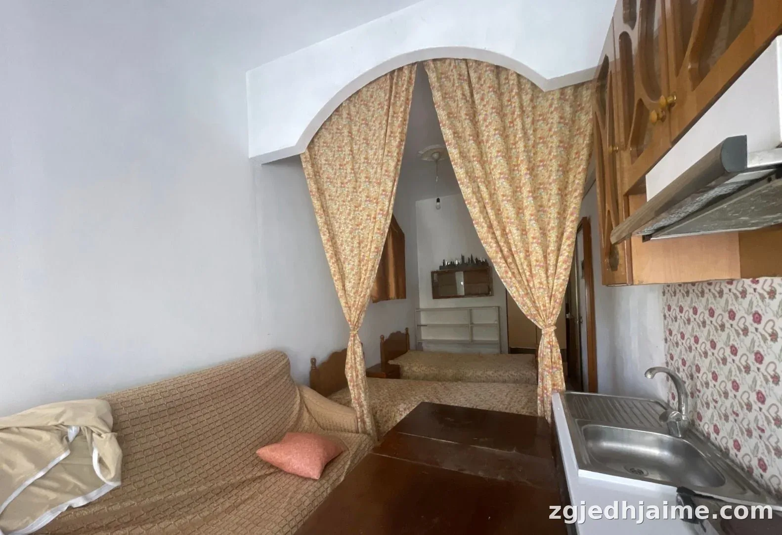 GARSIONERE 15000 LEKE.VILAT GJERMANE.HOTEL DEJA — foto 1
