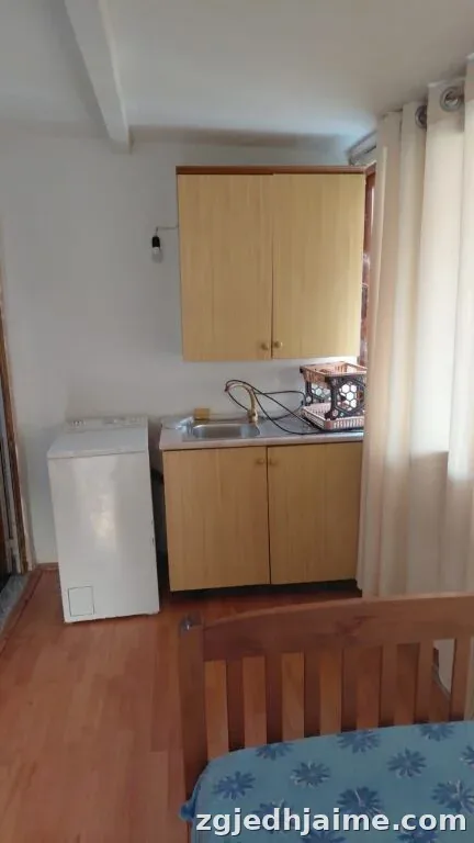 GARSIONERE 20000 LEKE.FAKULTETI EKONOMIK — foto 2