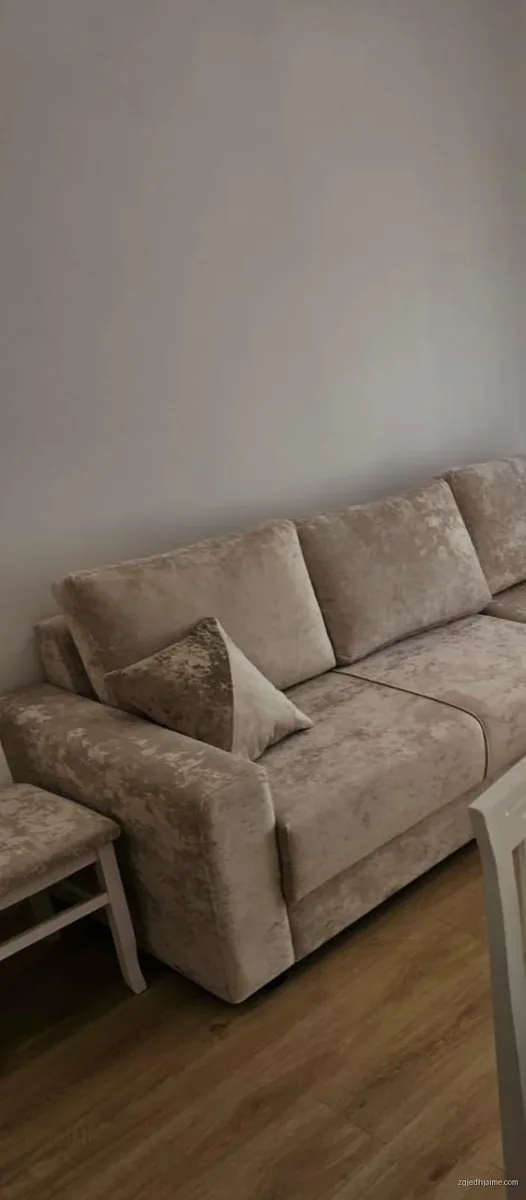 APARTAMENT 1+1. 35000 LEKE.ISH PARKU I AUTOBUZAVE.RRUGA BABE REXHA