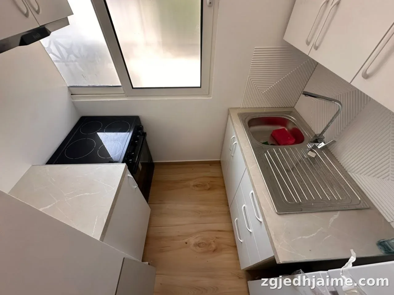 APARTAMENT 1+1 48,000 LEKE ISH-TREGU ELEKTRIK — foto 4