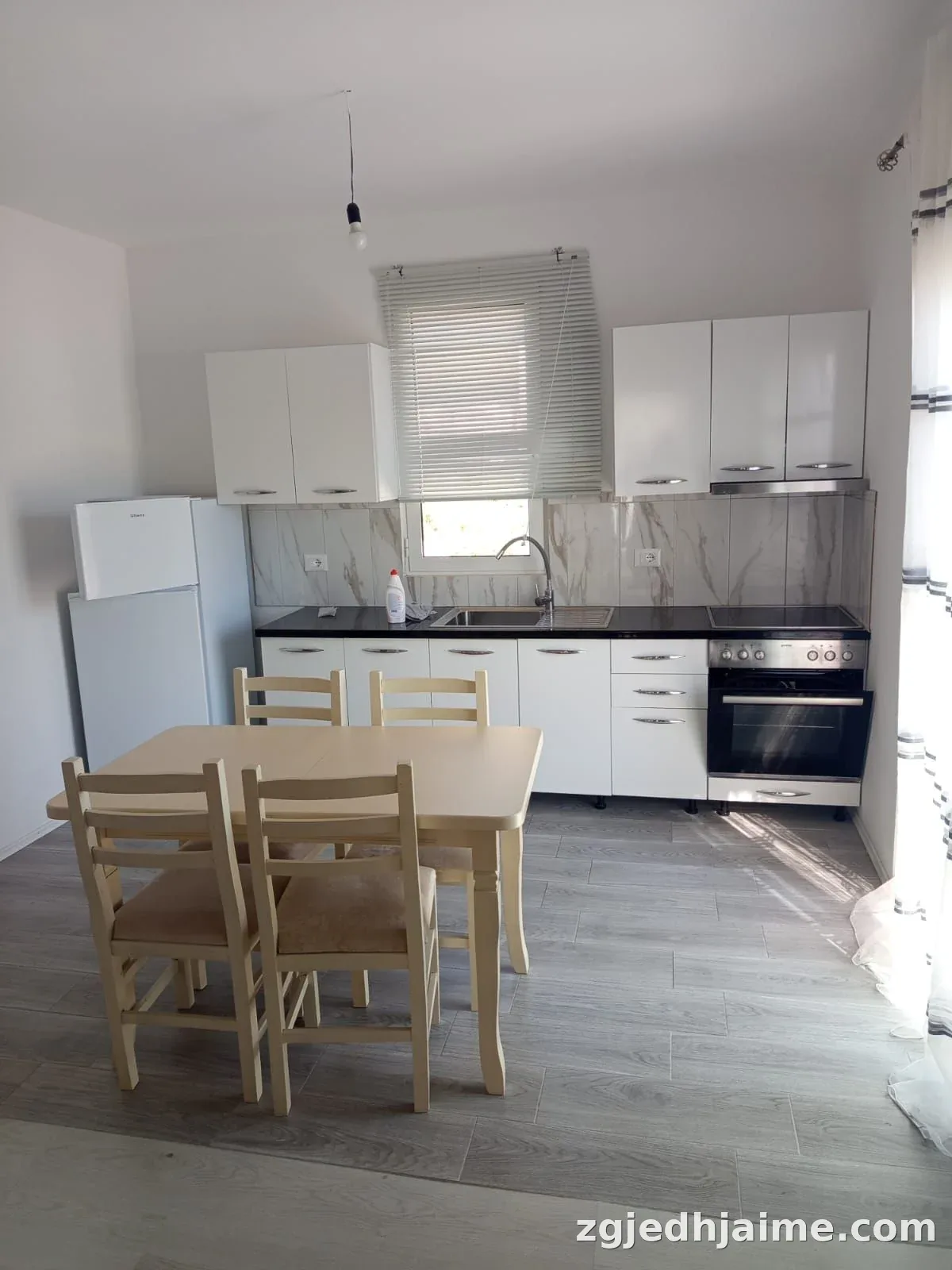 APARTAMENT 2+1. 35000 LEKE.YZBERISHT — foto 1
