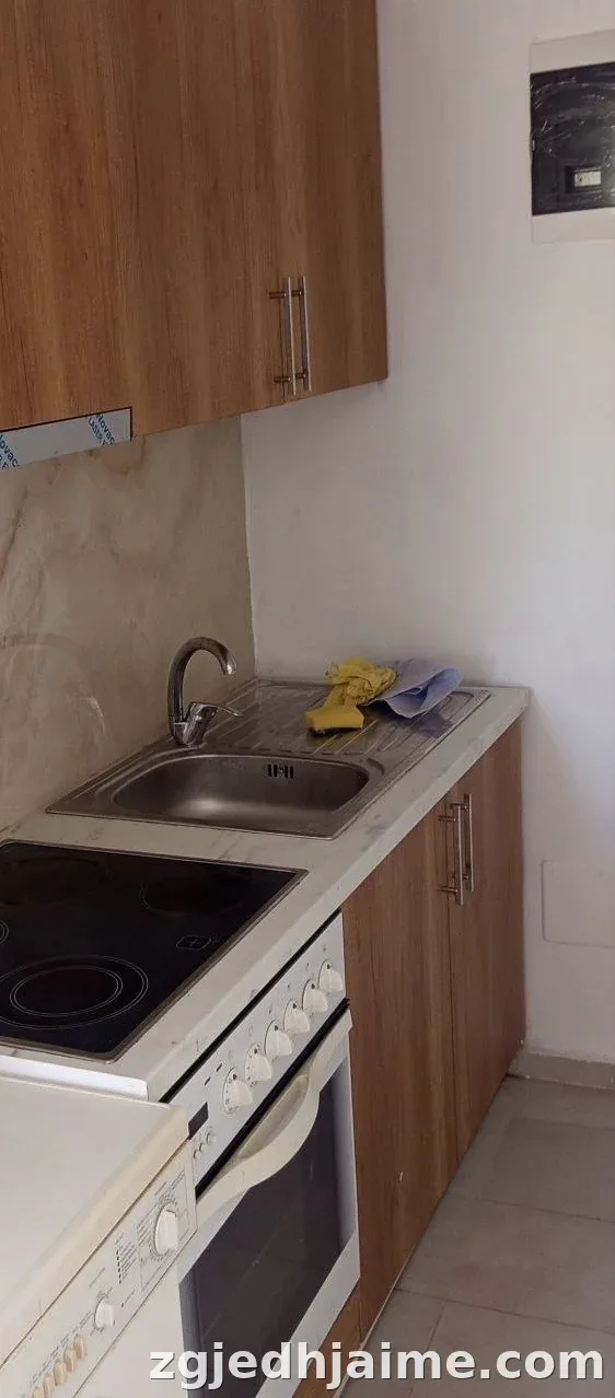 APARTAMENT 1+1 25,000 LEKE PAS FAKULTETIT TE MJEKESISE — foto 3
