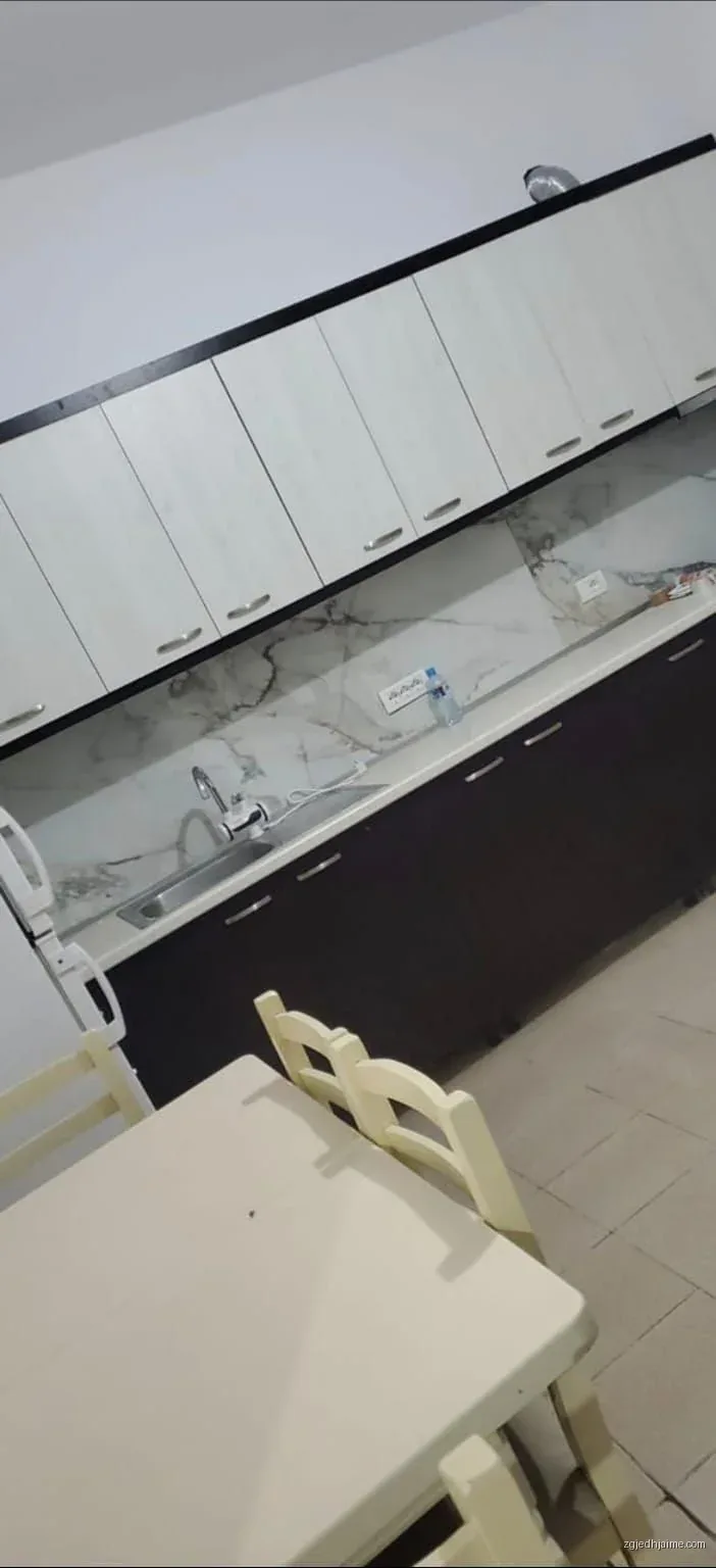 APARTAMENT 1+1. 37000 LEKE.ISH PARKU I AUTOBUZAVE — foto 1