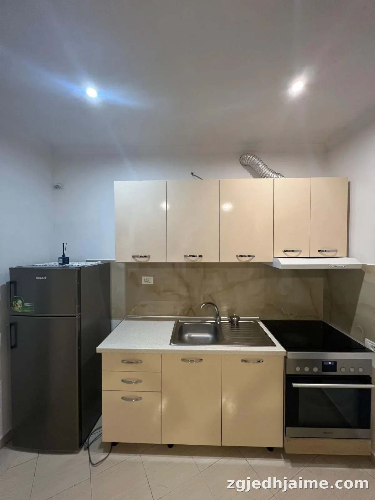 APARTAMENT 1+1. 30000 LEKE.VILAT GJERMANE — foto 1