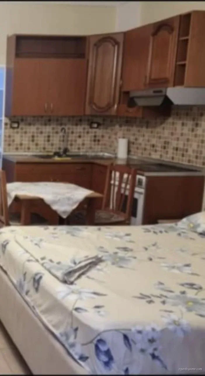 GARSIONERE 350 EURO.UNIVERSITETI MARIN BARLETI — foto 1