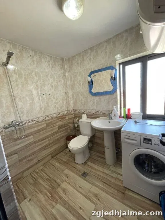 APARTAMENT 2+1.  35000 LEKE.PAS UNIVERSITETIT TE MJEKSIS. — foto 4