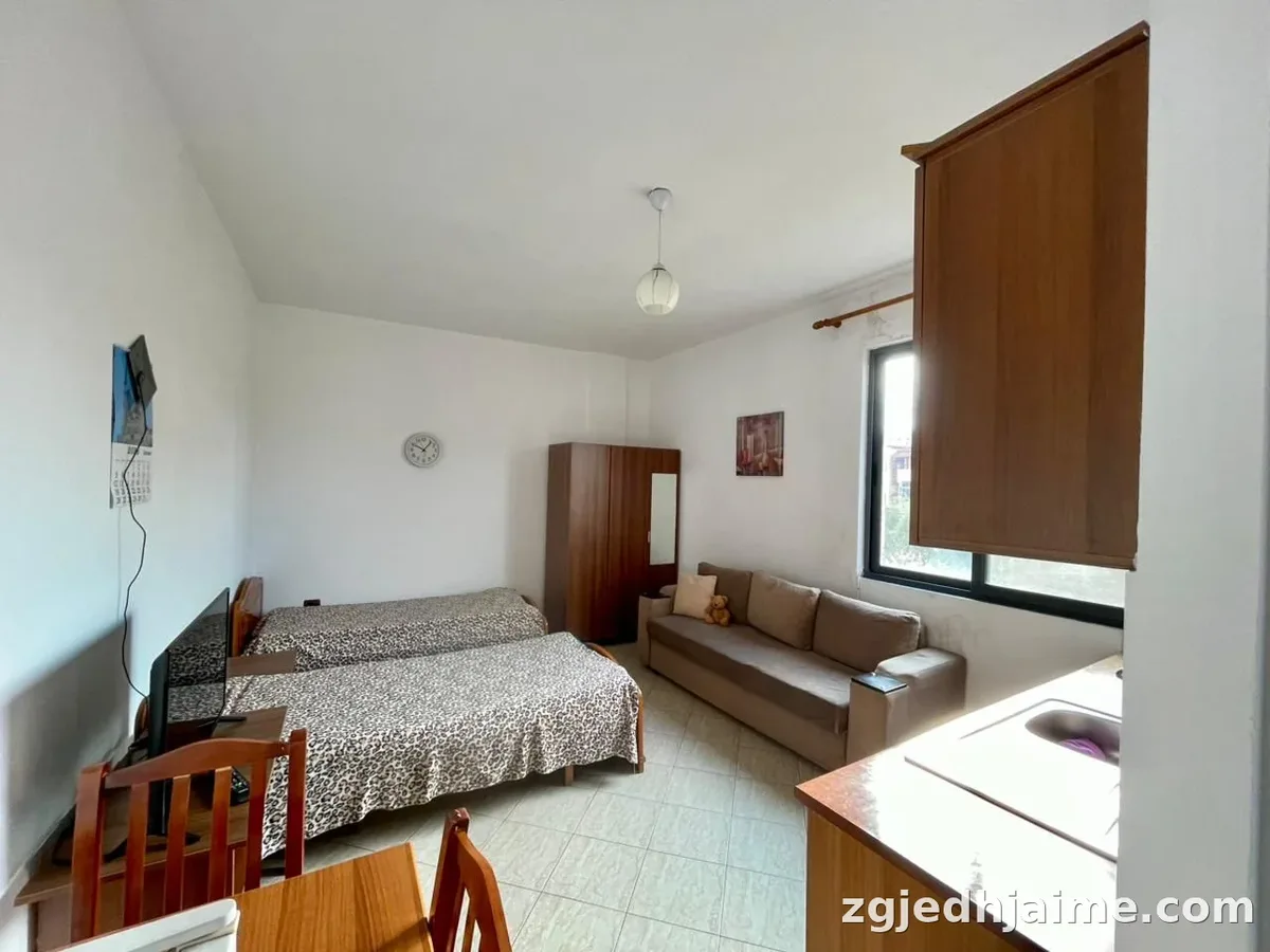 GARSIONERE 27000 LEKE.FAKULTETI I MJEKSIS — foto 2