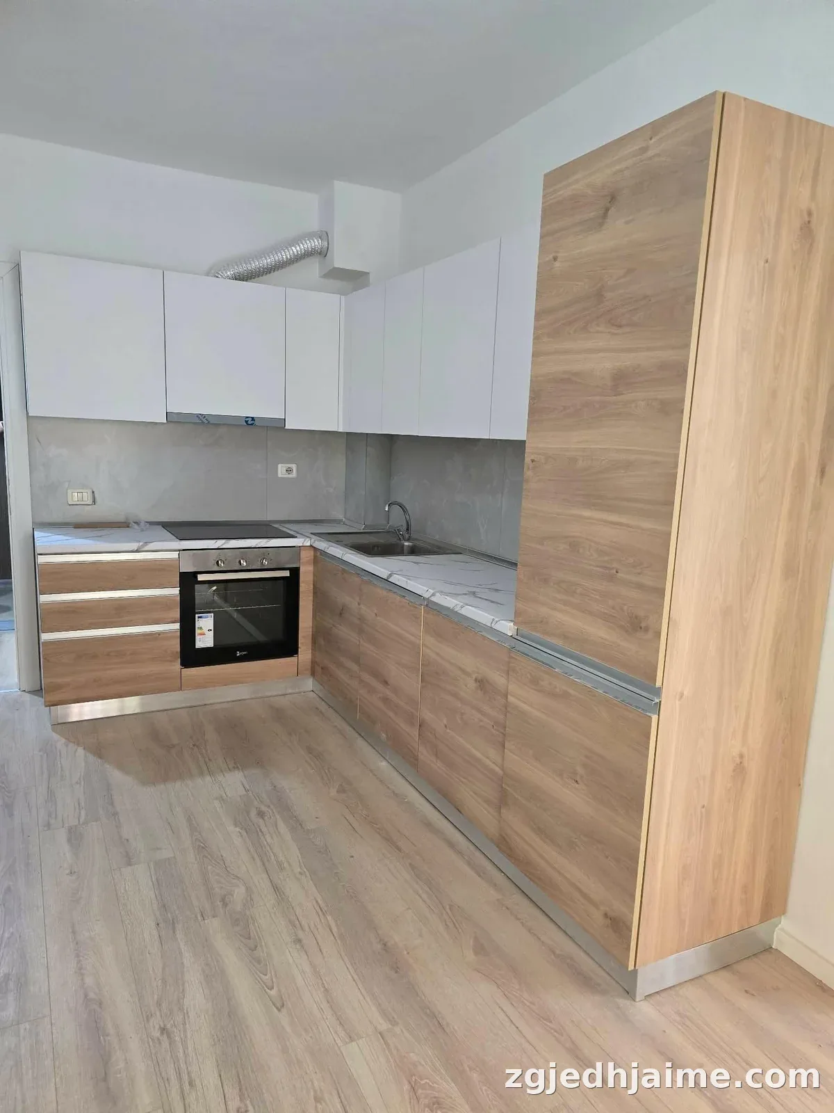 APARTAMENT 2+1.500 EURO.RRUGA 5 MAJI — foto 1