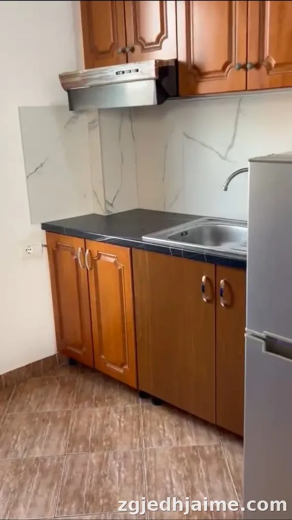 GARSIONERE 23000 LEKE.ZOGU I ZI