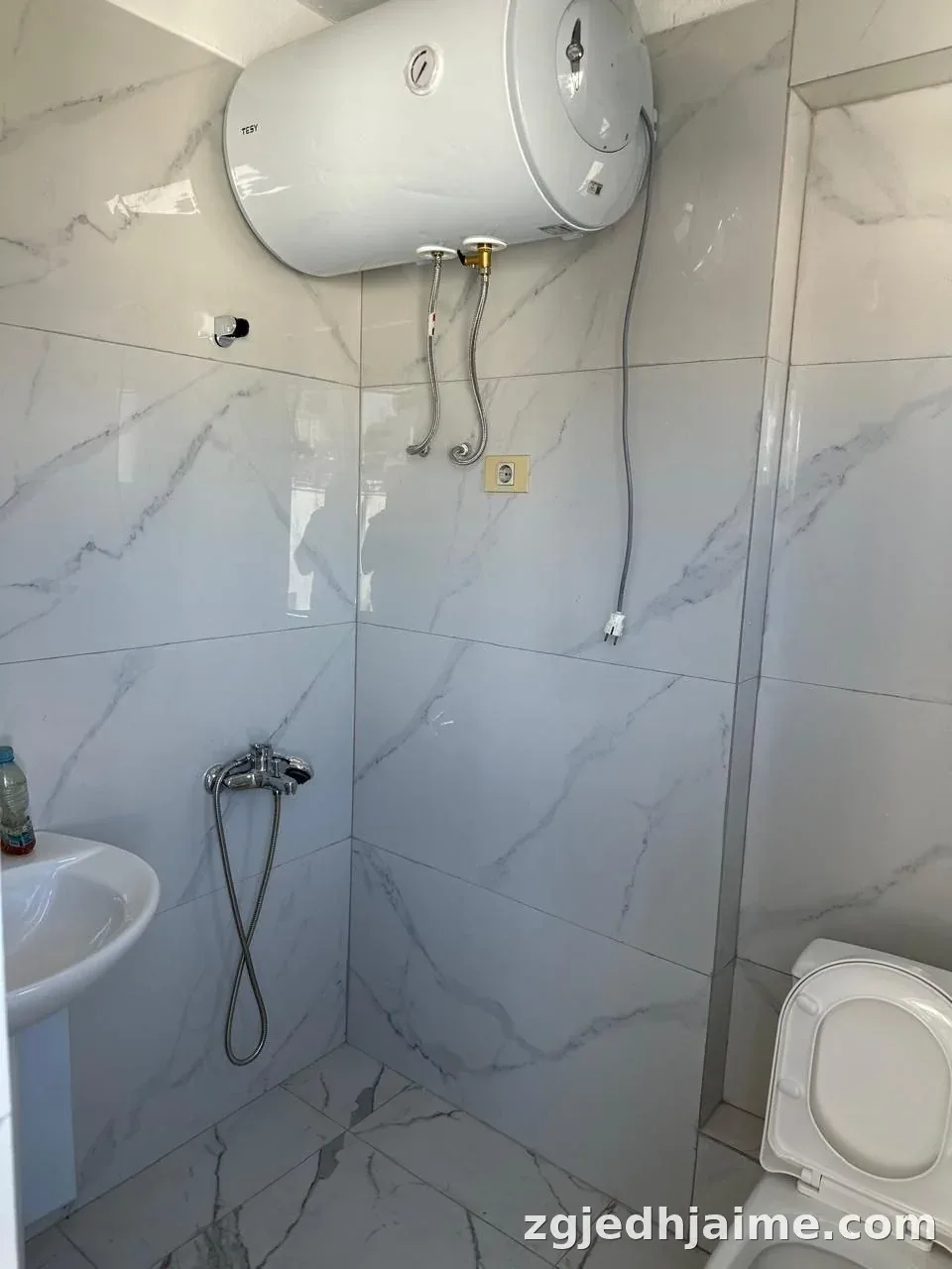 APARTAMENT 1+1 30,000 LEKE VILAT GJERMANE — foto 4