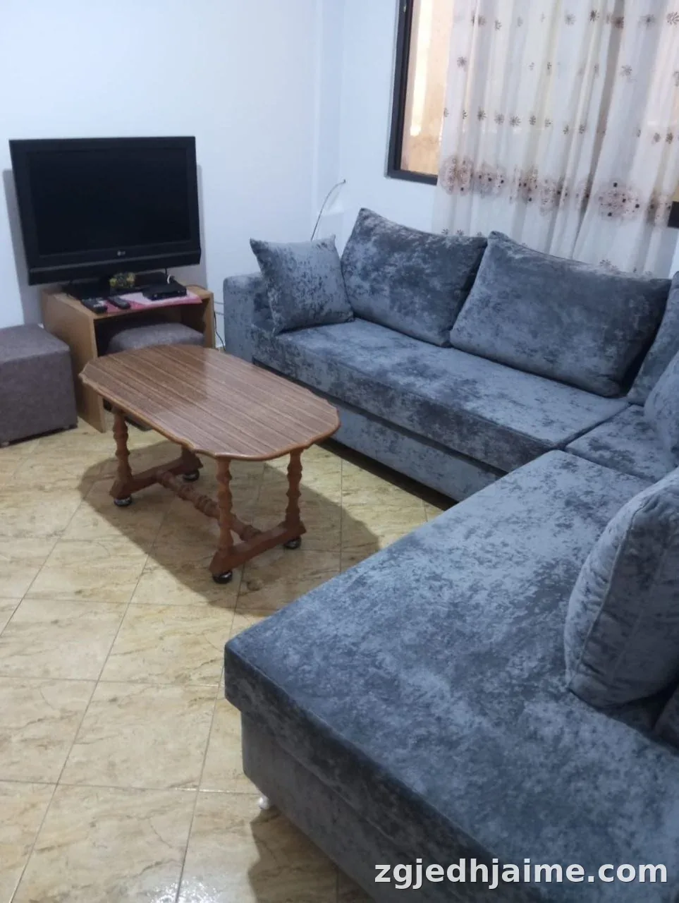 APARTAMENT 1+1 30,000 LEKE ISH-TREGU ELEKTRIK — foto 1