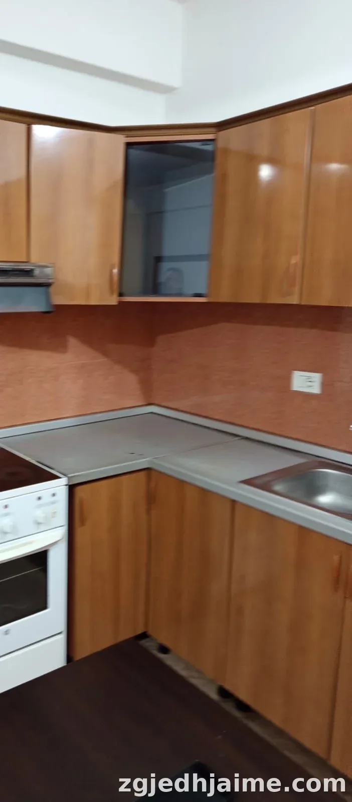 GARSIONERE 20000 LEKE.ZOGU I ZI,PRANE PRO KREDIT BANK — foto 2