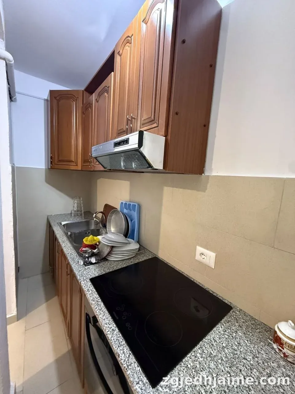 APARTAMENT 1+1 40,000 LEKE BULEVARDI I RI — foto 2