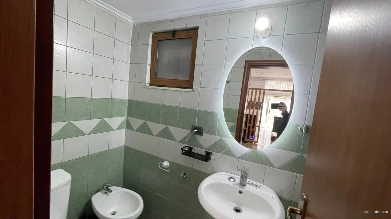 APARTAMENT 1+1. 33000 LEKE.FAKULTETI EKONOMIK. — foto 3